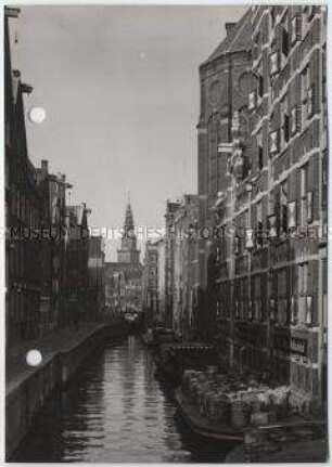 Amsterdam, Burgwallen Oude Zijde (Stadtviertel), Oude Kerk (Alte Kirche)