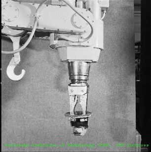 Manipulator SM5-B mit Zubehör an einem Versuchsgestell in der Abteilung Reaktorbetrieb und Technik (RB)