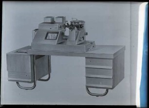 Fotografie: Arbeitsplatz mit Mikroskop in der Metallographie