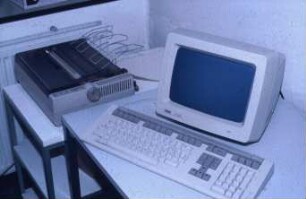 Arbeitsplatz mit Drucker