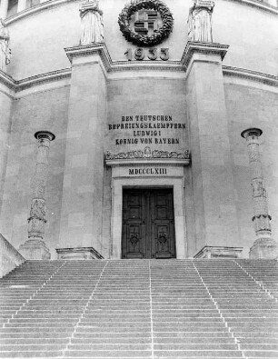 Befreiungshalle : Kehlheim. Befreiungshalle auf dem Michelsberg. Portal