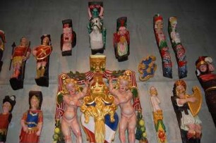 Stockholm - Figuren von der "Vasa" : Vasa-Museum: Farbige Figuren vom Schiff Vasa im Museum, aufgenommen 2006 in Stockholm