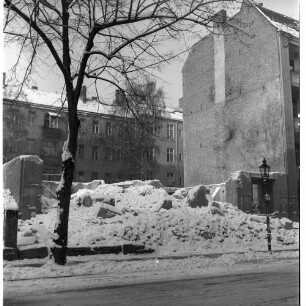 Negativ: Trümmer, Menzelstraße 11, 1954