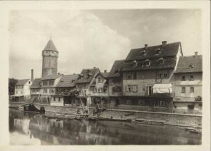 Wertheim am Main, alte Häuser an der Tauber, im Hintergrund "Spitzer Turm" (36,5 m; begr. 13. Jahrhundert)