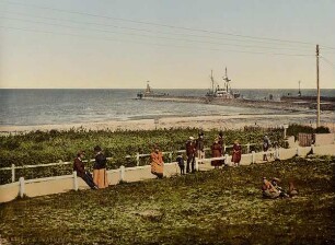 6795. P.Z. - Warnemünde. Strandpartie & Westmole