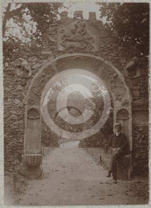 Ehemaliges Portal des Bürgerhauses Ring 17 an der Stadtmauer in Reichenbach