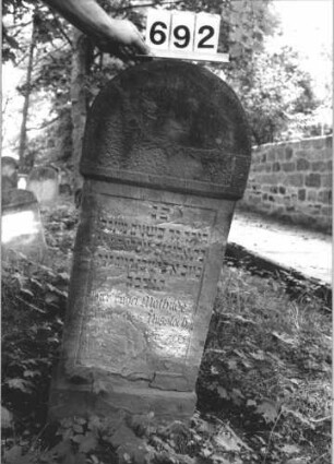 Grabstein 692