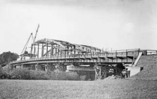 Bau der neuen Strombrücke bei Groß Hutbergen/Weser
