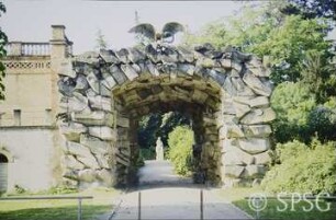 Potsdam, Park Sanssouci, Felsentor.