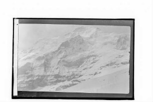 Exkursion ins Berner Oberland: Gebirgslandschaft mit Gipfel