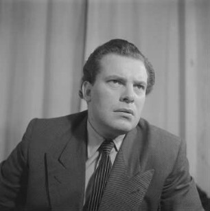 Porträtaufnahmen von Kurt Oligmüller, Schauspieler am Deutschen Theater Berlin : Porträt von Kurt Oligmüller