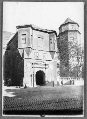 Vorm Schloss in Königsberg