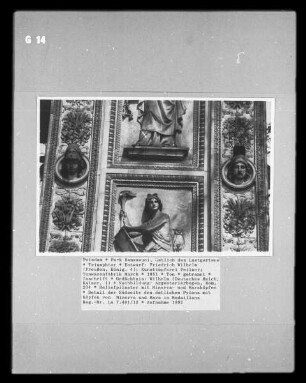 Triumphtor — Relief