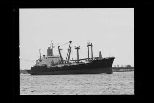 Bayernstein (1968), Frachtschiff (reefer), HAPAG, Hamburg, Bau-Nr. 933