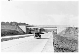 Überführung der B 295 Leonberg/Eltingen-Renningen in km 215,704 Betonfahrbahndecken