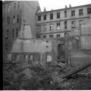 Negativ: Ruine, Winterfeldtstraße 8, 1951