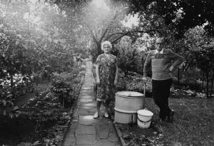 Ehepaar im Garten