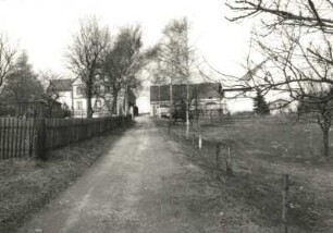 Pfaffroda-Dittmannsdorf, Dresdner Straße 2. Gehöft Nummer 37. Ansicht mit Zufahrt