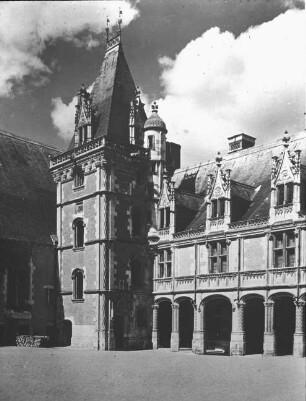 Blois, Schloss, Flügel Louis XII., Ecke Foix-Turm, Erweiterungsbauten unter Franz I ab 1515, Arbeiten vermtl. 1524 eingestellt