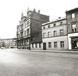 Cottbus. Verwaltungsgebäude, Dreifertstraße 8/Friedrich-Ebert-Straße 30, 1904; A. D. Straßenansicht (Friedrich-Ebert-Straße) mit Wohnhaus, Nr. 31