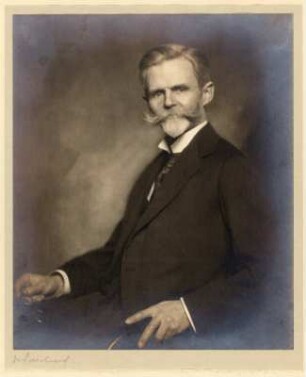 Portrait eines Herren : Portrait eines unbekannten Herren, Silbergelatineabzug auf Karton montiert, signiert NPerscheid