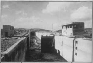 Staustufe Wipfeld, Schleusenanlage vor Fertigstellung