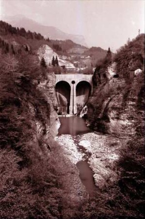 Fiera di Primiero: Cismon-Schlucht, mit Talsperre bei Fiera di Primiero