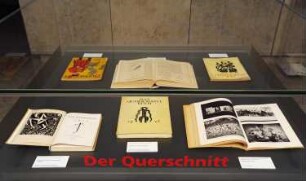 Ausstellung "Zeitgeist im Oktavformat. Illustrierte Magazine der 20er Jahre". 14.09.2013-19.11.2913. Vitrine "Der Querschnitt"