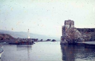 Byblos Hafenturm (Kreuzf. + arab.)