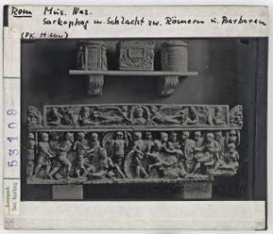 Rom: Museo Nazionale Sarkophag mit Schlacht zw. Römern u. Barbaren
