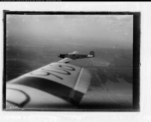 Flugzeug: W 33 in der Luft