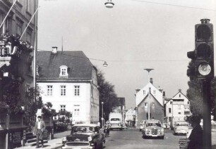 Blick vom Hornschen Tor in die Weinbergstraße und auf die Häuser am Wall. Detmold