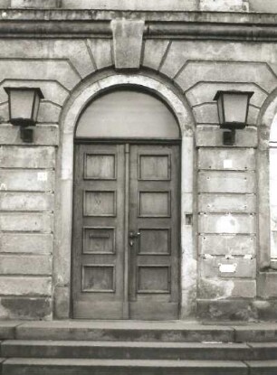 Dresden-Übigau, Rethelstraße 47. Schloß Übigau (1724-1725; Eosander v. Göthe). Portal der Straßenseite