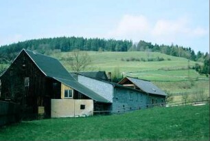 Gehöft am Rande des Ortes