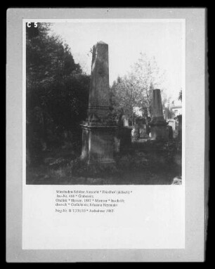 Grabstein Obelisk