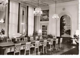 Lesesaal unter den Arkaden
