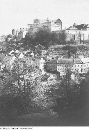 Bautzen. Stadtteilansicht. Blick vom Protzschenberg über die Spree und den Stadtteil Unterm Schloss nach Südosten gegen die Ortenburg (um 1000)