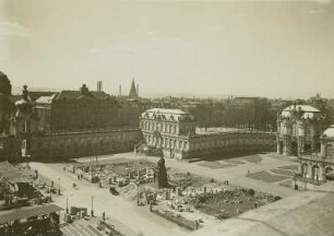 Dresden, Zwinger : Dresden-Altstadt. Blick vom Dach des Zwingers in den Zwingerhof