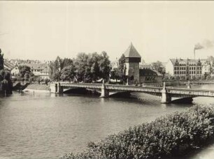 Konstanz am Bodensee, Blick zur Rheinbrücke : Konstanz am Bodensee. Blick zur Rheinbrücke mit Rheintorturm