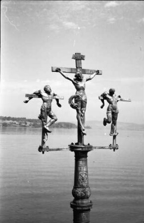 Mainau, Insel Mainau: Kruzifix auf dem Damm