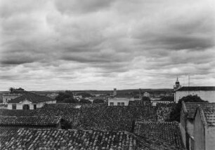 Über den Dächern : Blick auf die Dächer der Stadt Campinas.