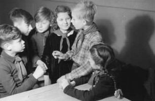 Reportage über Schüler und Lehrer der Schule am Spittelmarkt : Schüler im Gespräch