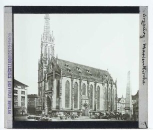 Würzburg, Marienkapelle (Marktplatz),Würzburg, Obeliskbrunnen (Marktplatz) : Außenansicht v. SW