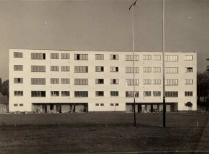 Eröffnung der Dammerstocksiedlung. Wohnblock