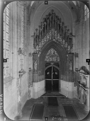 Dom, Portal Grabplatte