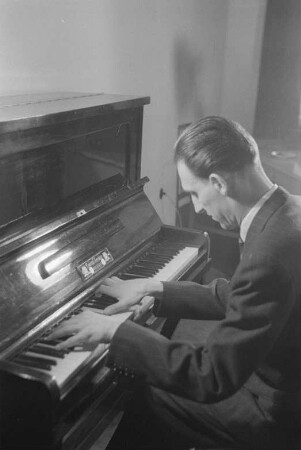 Porträtaufnahmen des russischen Pianisten Alexander Jerochin