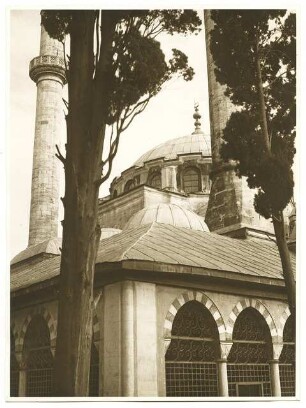 Atik-Valide-Moschee, Istanbul: Außenansicht, Ausschnitt