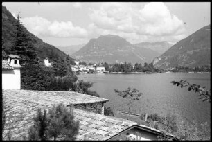 Melide: Luganer See, Vordergrund Dach mit Monte Bre