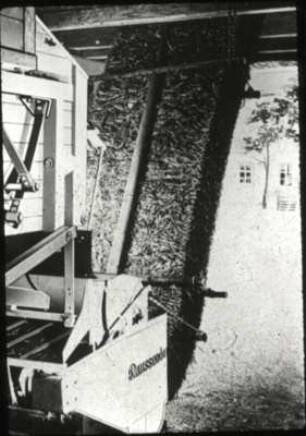Strohpresse an der Dreschmaschine "Raussendorf"