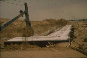 Bauwerk 31/188, Unterführung der neuen B 27 Heilbronn-Neckarsulm, Pfahlbankett und östliche Widerlager
